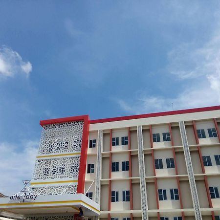 Nite And Day Batam Jodoh Square Hotell Eksteriør bilde